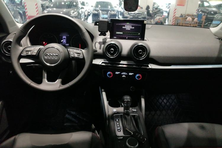 Used Audi Q2L 2021 35 TFSI Fashion Dynamic Model
