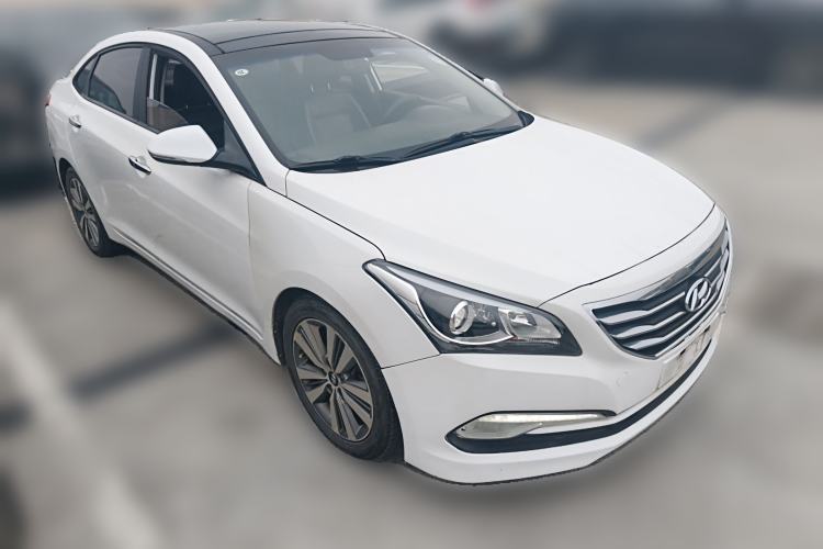 Used Hyundai Mistra 2014 1.8L Automatic Smart GLS Front Right 45 Deg