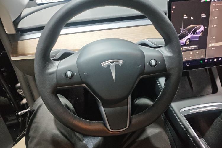 Used Tesla Model Y 2021 Long-Range All-Wheel-Drive Version 3D7 Steering Wheel