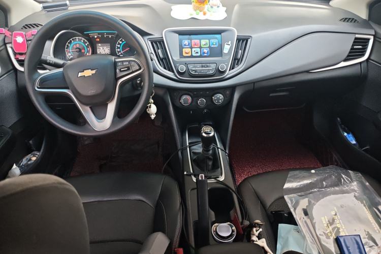 Used Chevrolet Cavalier 2019 320 Manual Xinyue Edition Center Console
