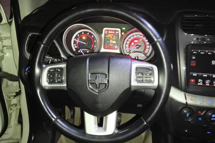 Used Dodge Journey 2013 3.6L Four-Wheel Drive Flagship Edition
