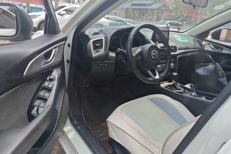 Used Mazda Mazda 3 Axela 2017 Hatchback 2.0L Automatic Luxury Model Emission Standard China V
