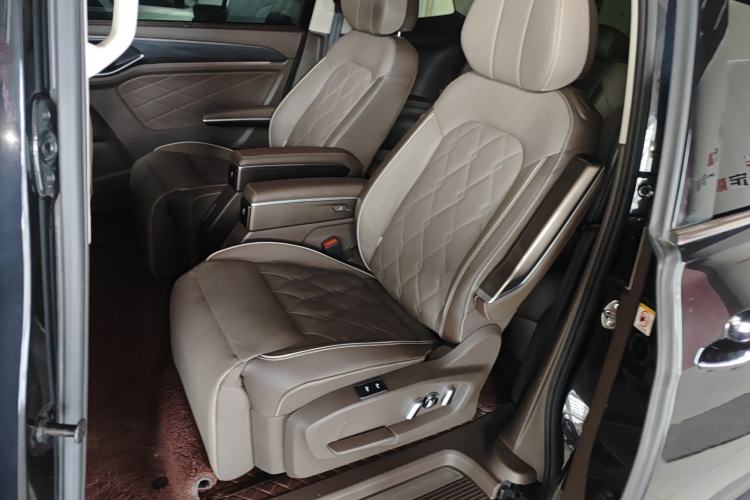 Used Volkswagen Viloran 2023 380TSI Prestige Edition Left Rear Seat