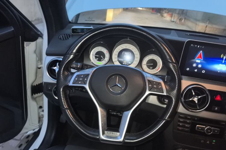 Used Mercedes-Benz GLK-Class 2015 GLK 260 4MATIC Dynamic Edition Ultimate Version Steering Wheel