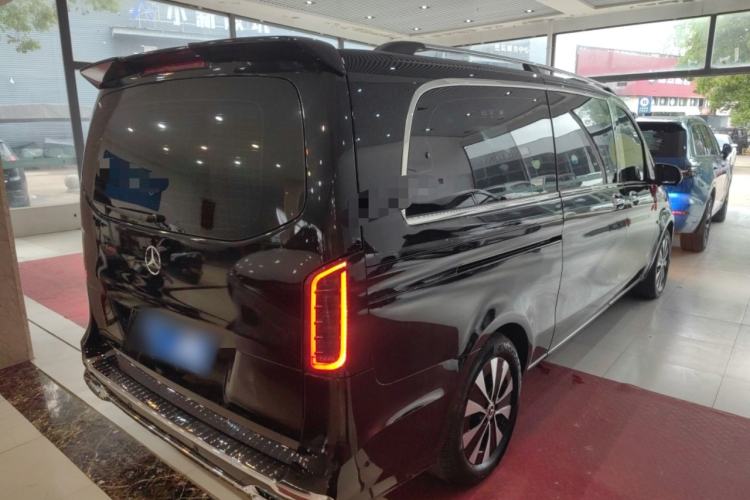 Used Mercedes-Benz Vito 2023 2.0T Elite Version 7 Seats Rear Right 45 Deg