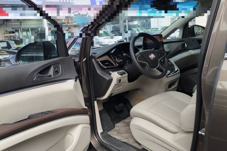 Used Buick GL8 2022 Land Cruiser Executive Class 652T Comfort Model