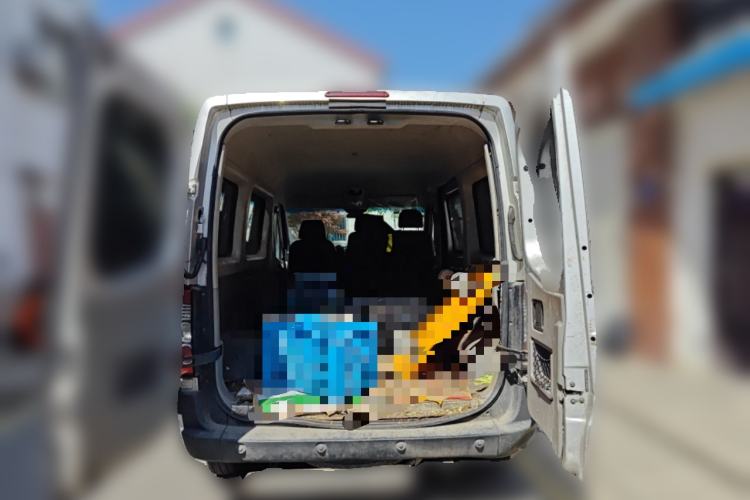 Used JAC Group Sunray 2017 2.0T Short-Wheelbase Mid-Roof Xingkuaiyun Multi-Purpose Commercial Vehicle
