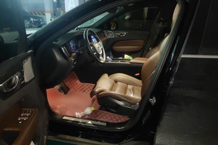 Used Volvo XC60 New Energy 2023 T8 Plug-in Hybrid Long-Range All-Wheel Drive Intelligent Luxury and Enjoyment Edition
