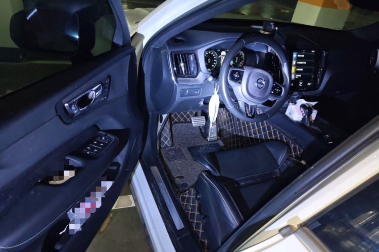 Used Volvo XC60 2019 T5 4x4 Zhiyuan Sport Edition China V Standard
