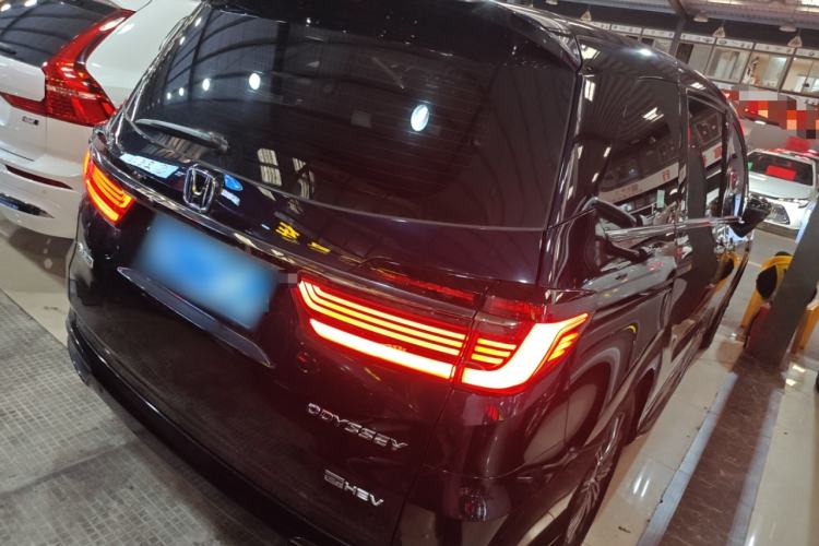 Used Honda Odyssey 2024 2.0L eHEV Sharp·Leading Edition Rear Right 45 Deg