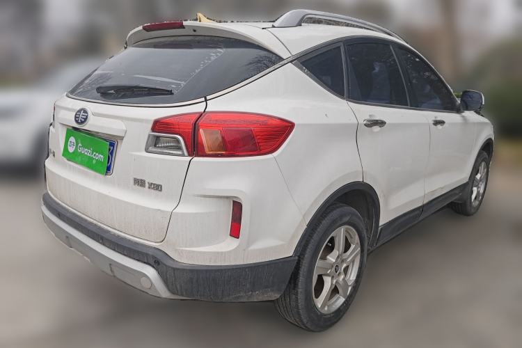 Used Bestune X80 2013 2.0L automatic comfort version
