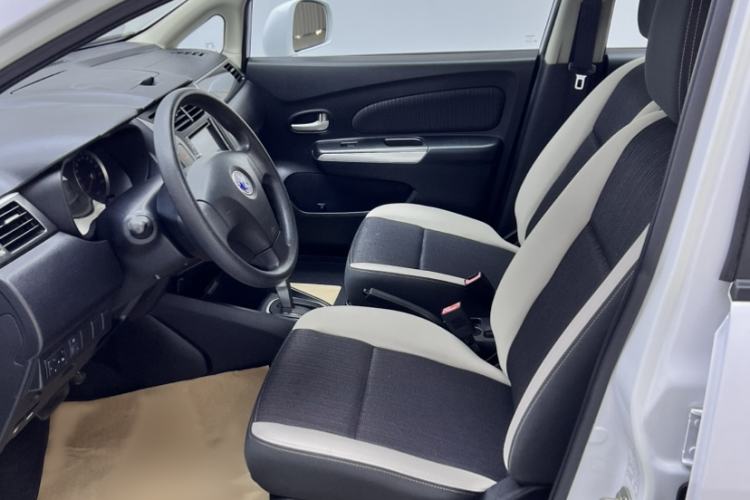 Used Venucia R50X 2015 1.6L Automatic Trend Edition