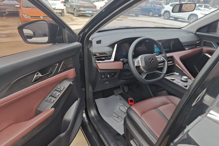 Used SOL X8 PLUS 2023 1.5 TGDI DCT Smart Edition 7-Seater