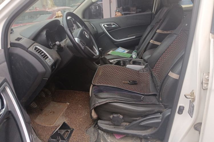 Used JMC Yusheng S350 2013 2.4T Manual Two-Wheel Drive Diesel Luxury 7-Seater
