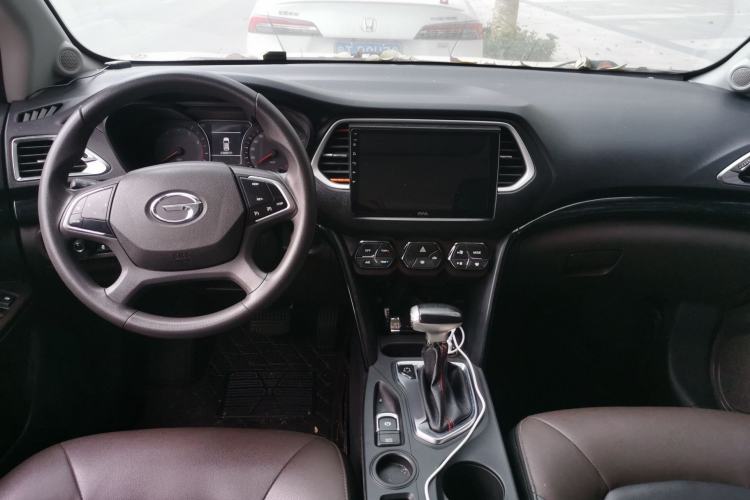 Used GAC Trumpchi GS4 2017 235T G-DCT Two-Wheel Drive Elite Edition Center Console