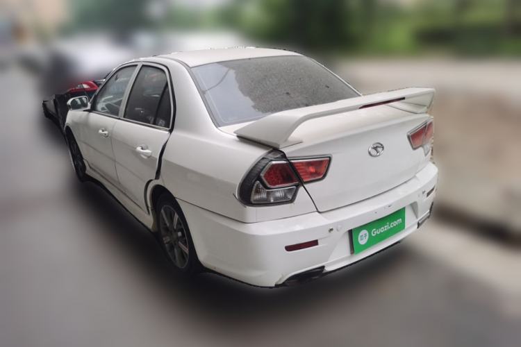 Used Soueast V3 Lingyue 2012 Revised Version 1.5L Manual – Style Edition
