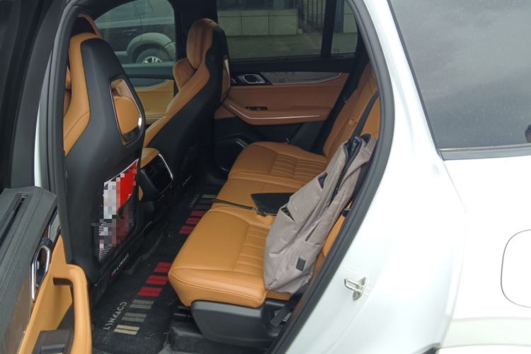 Used Lynk & Co 09 EM-P 2023 2.0TD EM-P Long-Range Version PM 7-Seater Interior 4