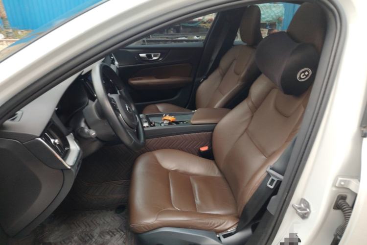 Used Volvo S60 2022 B4 Zhiyi Luxury Edition