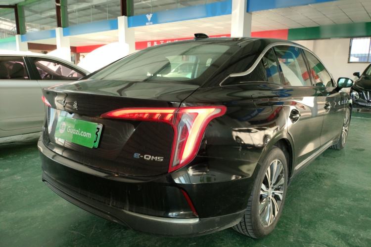 Used Hongqi E-QM5 2022 431 km Charge & Enjoy Edition
