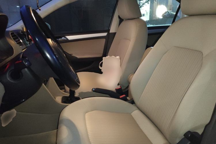 Used Volkswagen Jetta 2015 1.6L Manual Comfort Model