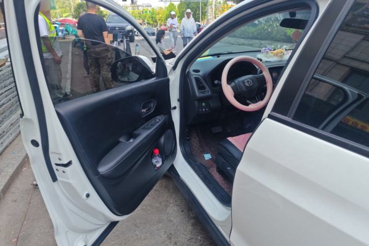 Used Honda Vezel 2020 1.5L CVT Elite Edition Driver Seat