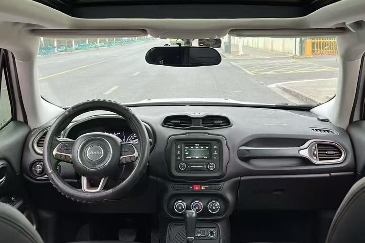 Used Jeep Renegade 2017 180T Automatic High-Energy Version