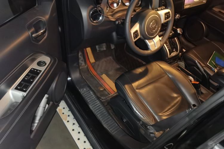 Used Jeep Compass 2014 2.0L two-wheel drive urban version
