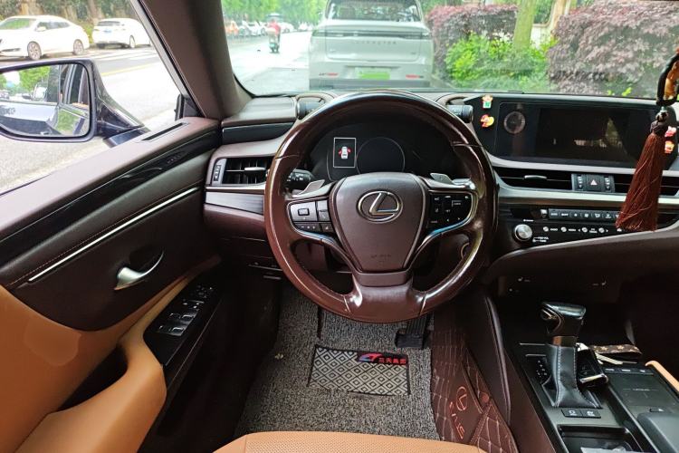 Used Lexus ES 2020 300h Premier Edition Steering Wheel