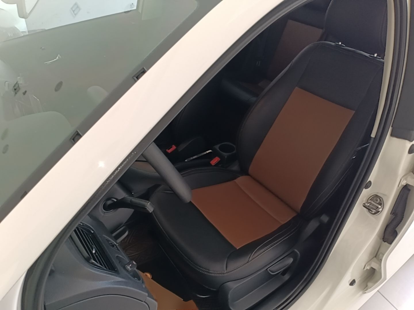 Vordere Reihe im Auto