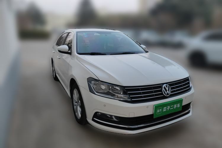 Used Volkswagen Lavida 2017 1.6L Automatic Comfort Edition Front Right 45 Deg