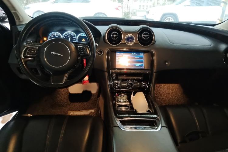 Used Jaguar XJ 2012 XJL 3.0 Panoramic Business Edition
