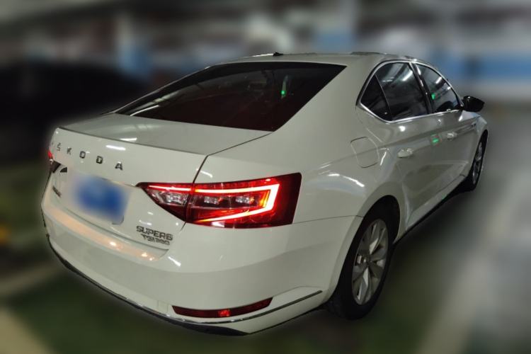 Used Skoda Superb 2016 Facelifted TSI380 DSG Flagship Edition
