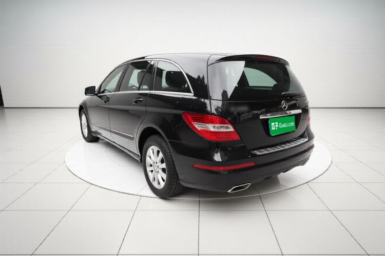 Used Mercedes-Benz R-Class 2014 R 320 4MATIC Business Model Exterior 3