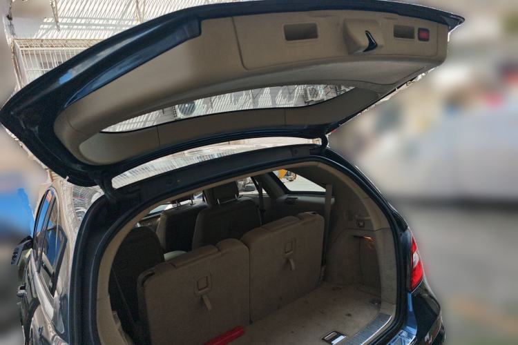 Used Mercedes-Benz R-Class 2014 R 320 4MATIC Luxury Model Trunk