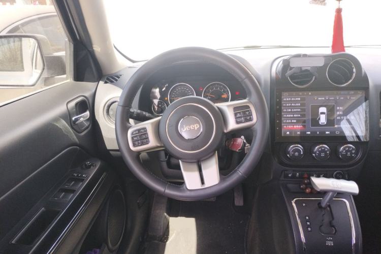 Used Jeep Patriot 2014 2.4L Luxury Navigation Edition Steering Wheel