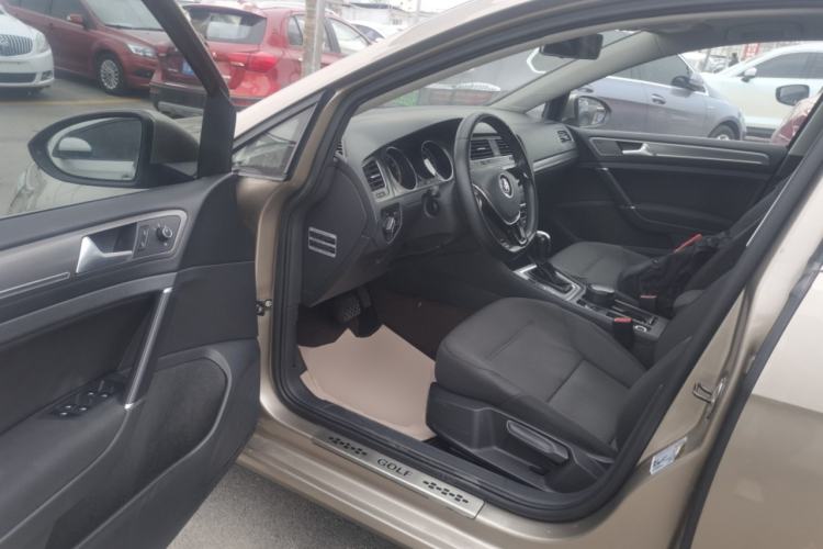 Used Volkswagen Golf 2014 1.4TSI Automatic Comfort Model Driver Seat