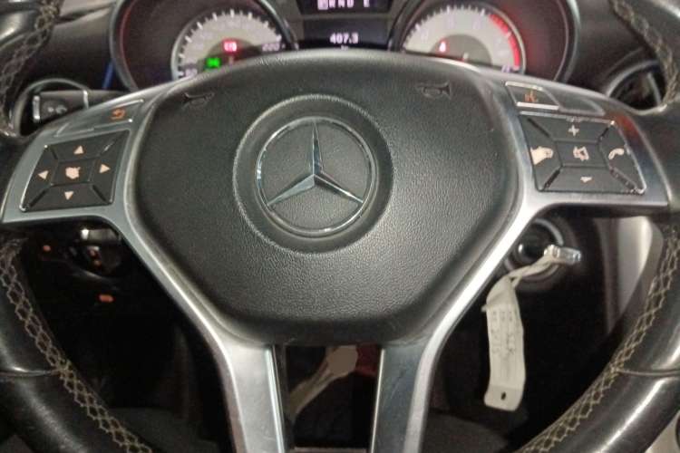 Used Mercedes-Benz SLK-Class 2011 SLK 200 Fashion Model