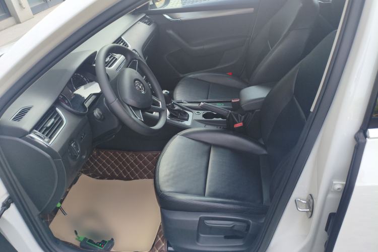 Used Skoda Octavia 2018 1.6L Automatic Comfort Edition Left Front Seat