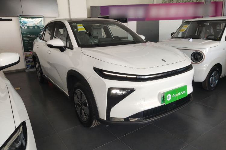 Used Livan 7 2024 605 km Wealth Edition