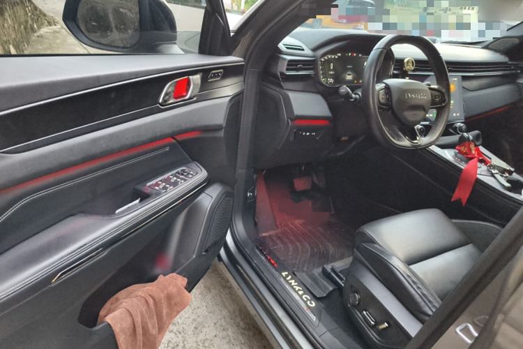 Used Lynk & Co 01 EM-P 2021 1.5TD PHEV Halo Driver Seat