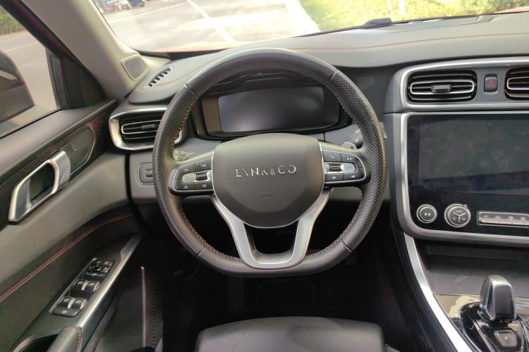 Used Lynk & Co 01 2019 2.0T Four-Wheel Drive Genie Pro Version China VI Standard Steering Wheel