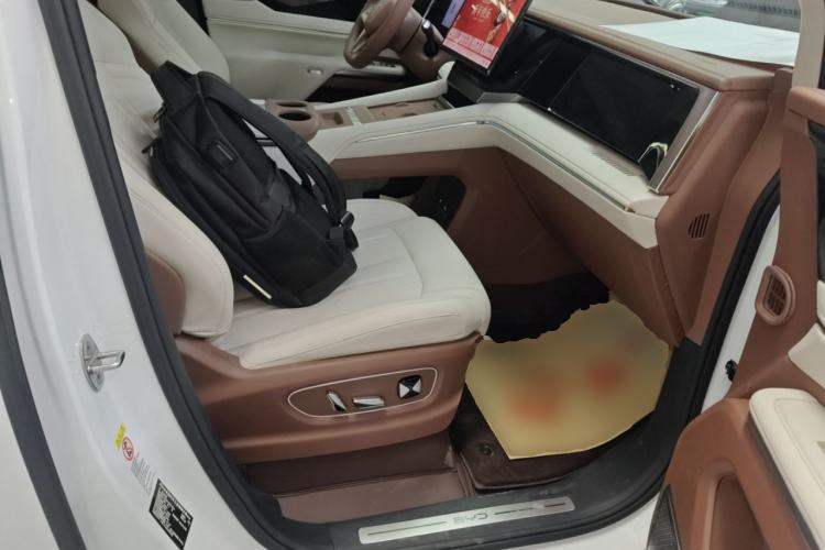 Used BYD Xia 2025 DM-i 1.5T 100km Supreme Edition Right Front Seat