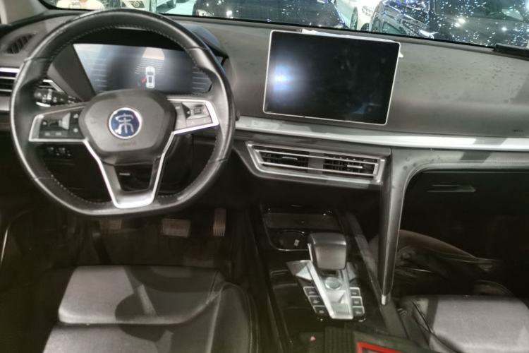 Used BYD Song Pro 2019 1.5T Automatic Luxury Model Center Console