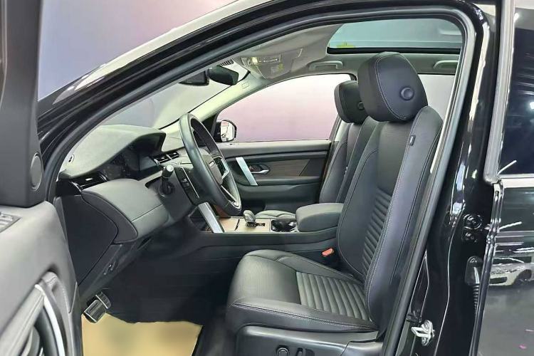 Used Land Rover Discovery Sport New Energy 2024 1.5T P300e Plug-in Hybrid Electric Version Interior 4