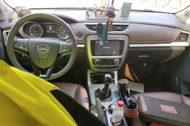 Used JAC T8 2019 2.0T Gasoline 4x4 Prestige Version Standard Double Cabin HFC4GA3-4D
