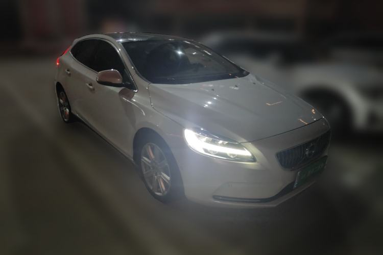 Used Volvo V40 2017 T3 Zhiya Edition Exterior 2