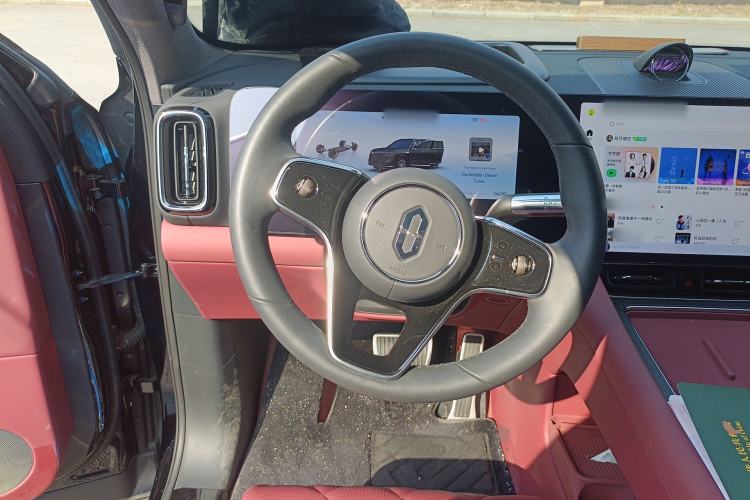 Used Hima AITO M8 2025 Extended-Range Max+ Version 53.4 kWh 6-Seater Edition Steering Wheel