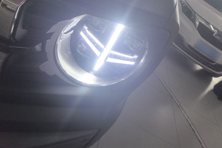 Used Haval X DOG 2022 1.5T DCT Two-Wheel Drive Trendy Edition Left Front Headlight