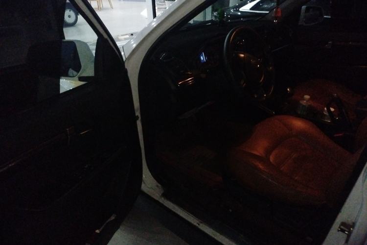 Used Land X8 2015 Explorer Edition 2.0T Diesel 4x2 Luxury Model