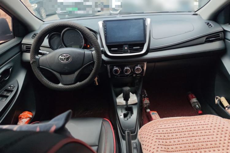 Used Toyota YARiS L Zhi Xuan 2016 Revised 1.5E CVT Charming Edition Center Console